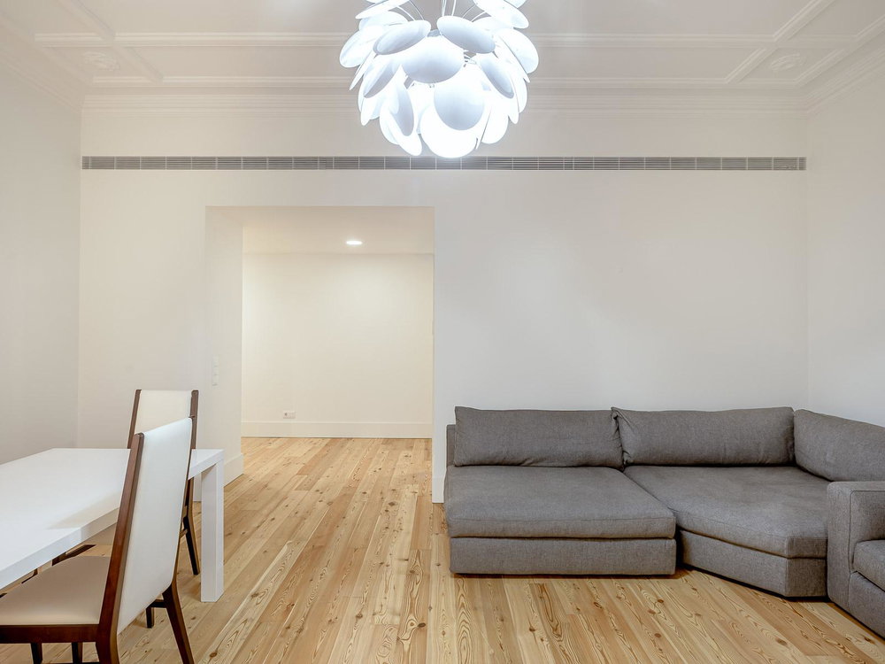 Renovated 1-bedroom apartment with private terrace 27076386