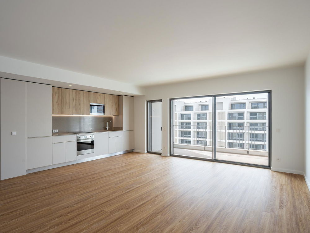 2 bedroom apartment with balcony in a new development in Loures 403743540