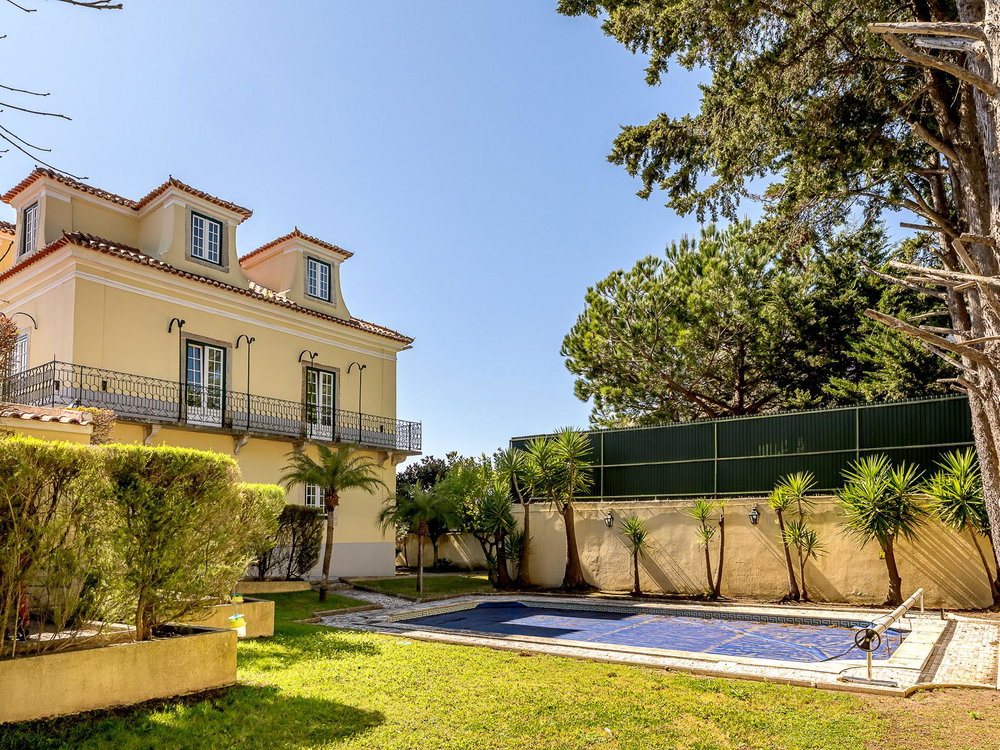Moradia T7, com piscina e jardim privativo, em Carnide 2858507807
