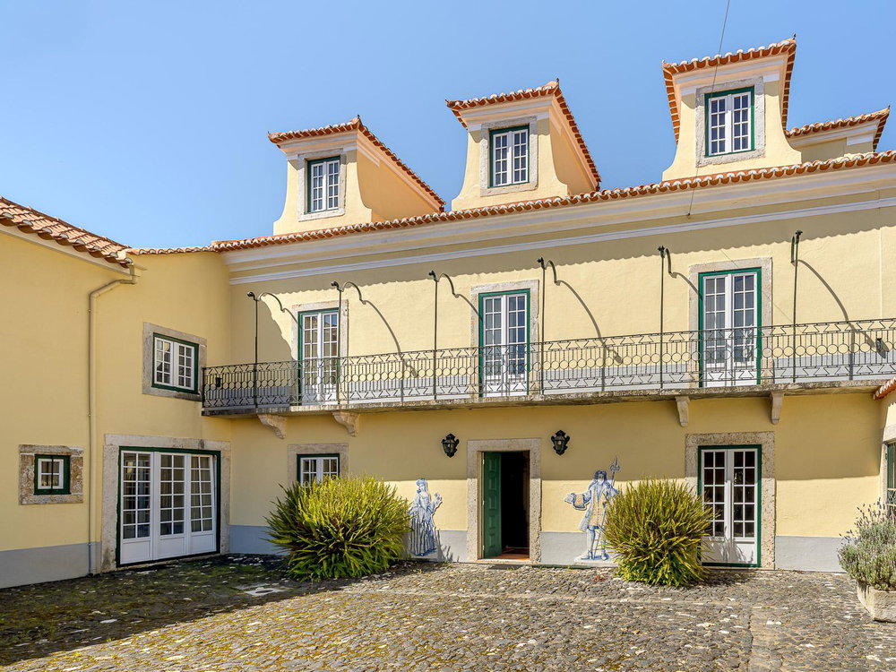Moradia T7, com piscina e jardim privativo, em Carnide 2858507807