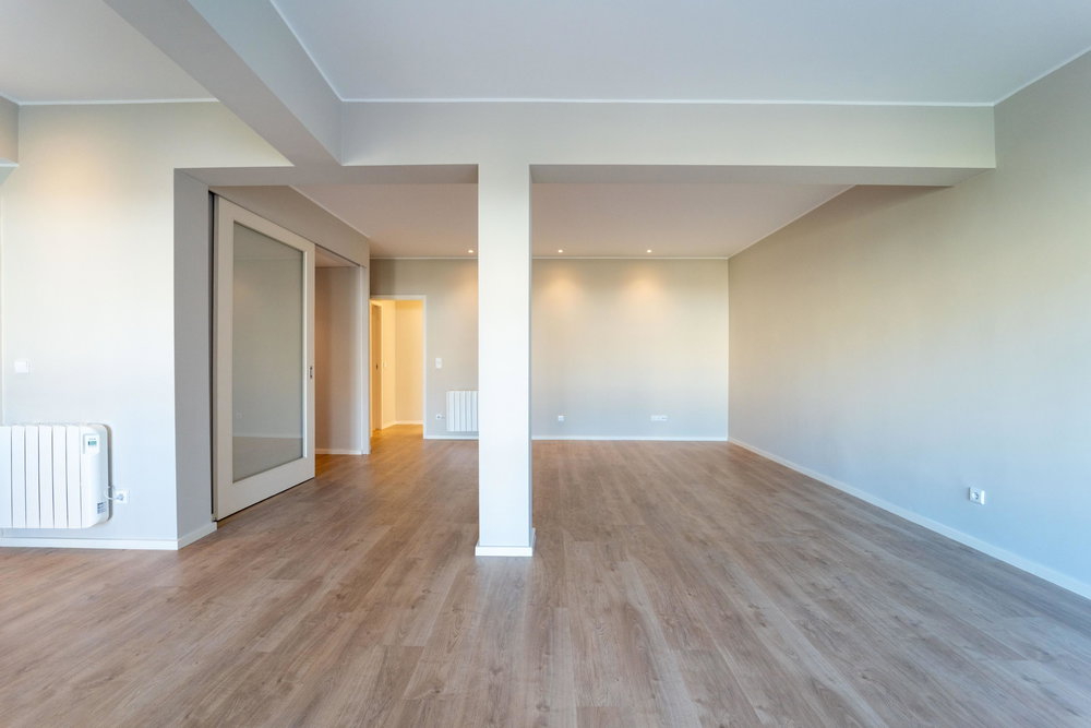 Renovated 2 Bedroom Apartment with Garage next to Boavista 2494789090