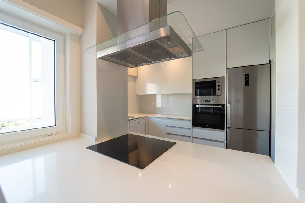 Renovated 2 Bedroom Apartment with Garage next to Boavista 2494789090