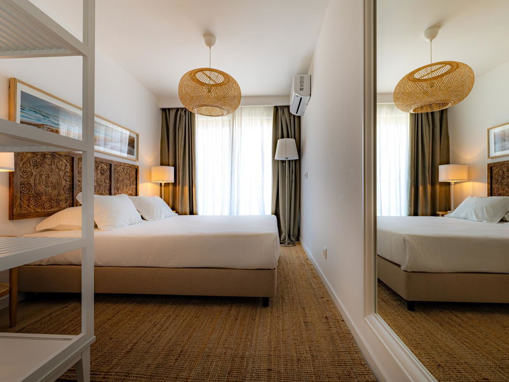 3 Bedroom Apartment, Fractionalized, in Porto Covo 2406988649