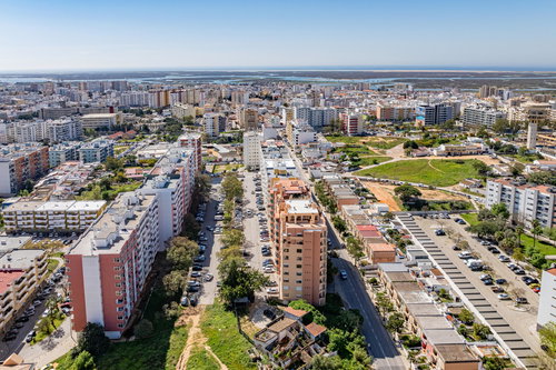 5 bedroom flat with balcony, in the centre of Faro 3471817253
