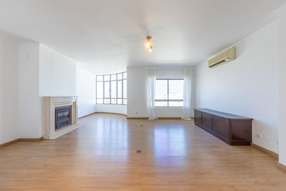 5 bedroom flat with balcony, in the centre of Faro 3471817253