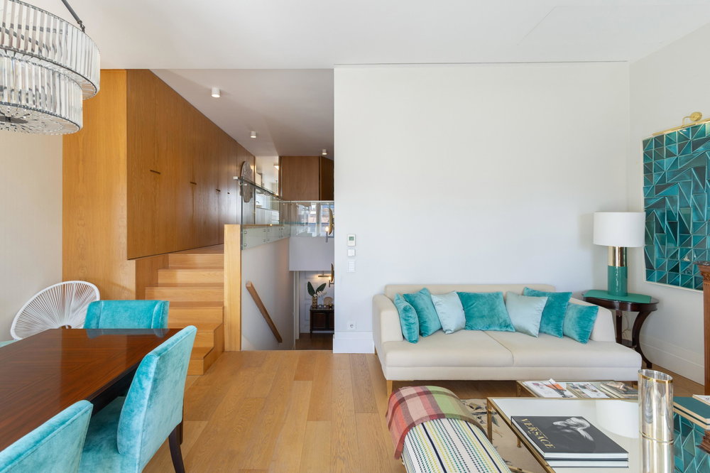 3 bedroom duplex flat with parking, on Avenida da Liberdade 918832679