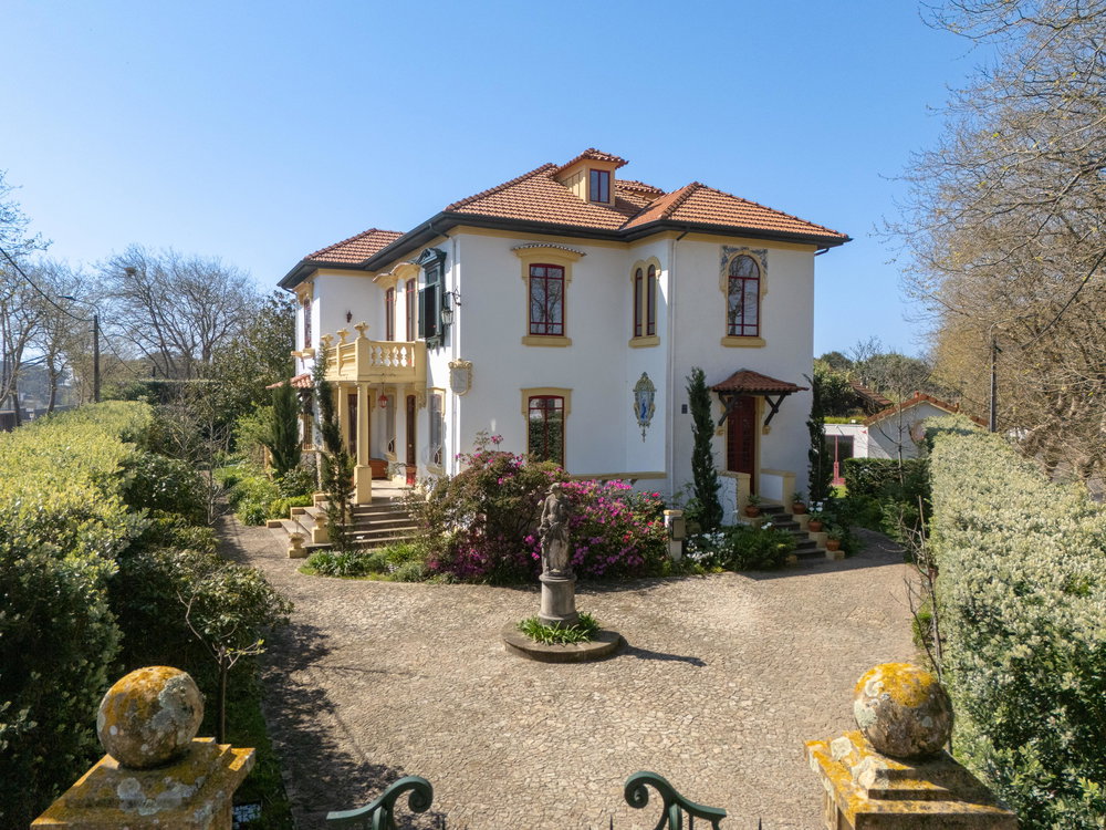 5 Bedroom Mansion with Pool and Garden, in Miramar 2112997495