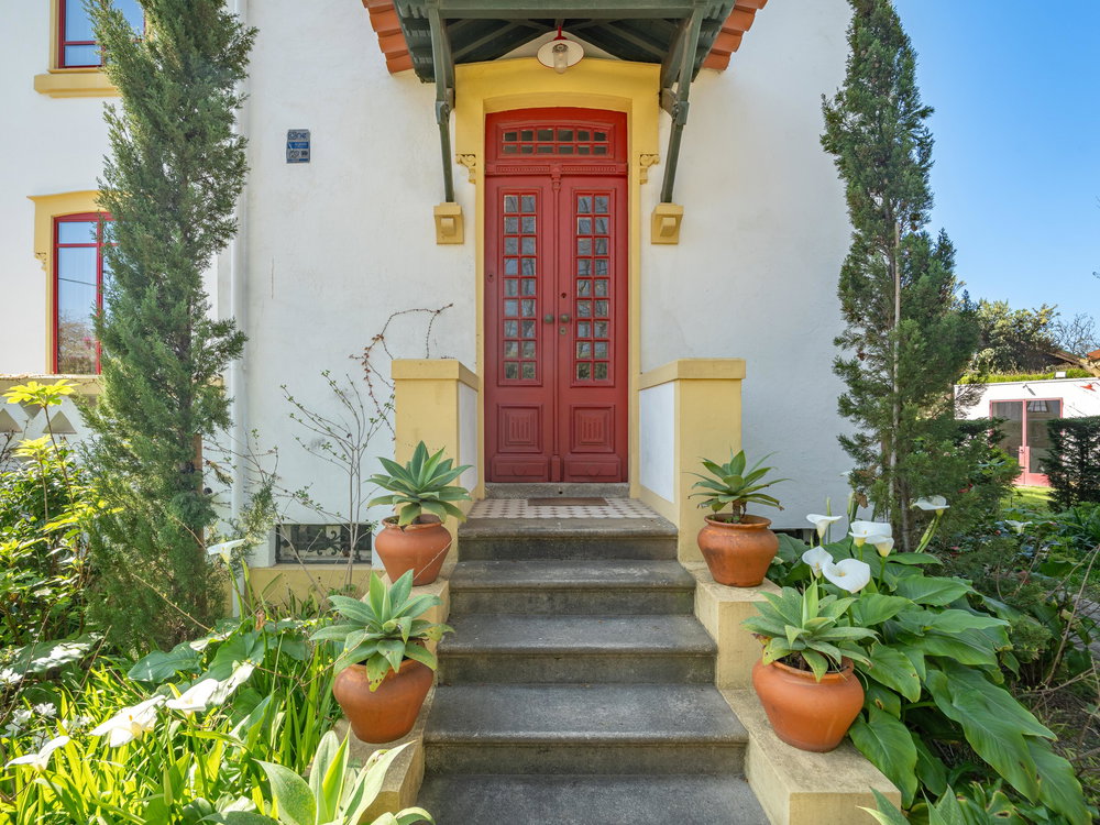 5 Bedroom Mansion with Pool and Garden, in Miramar 2112997495