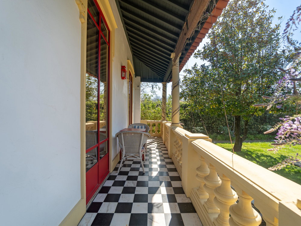 5 Bedroom Mansion with Pool and Garden, in Miramar 2112997495