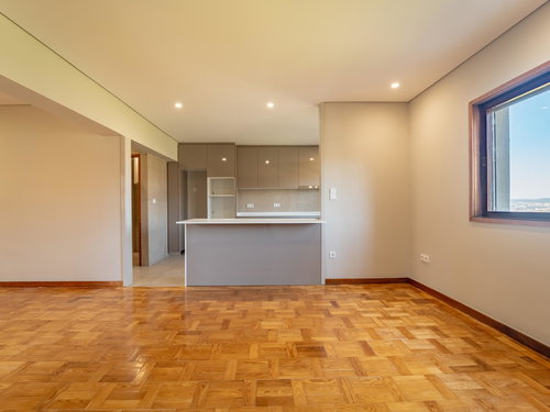 3 bedroom flat on Avenida da República 525302476