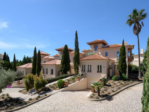 3 bedroom villa with terrace and storage room at Monte Rei Golf & Country Club 4135107091