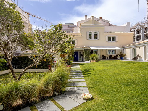 Detached 5 bedroom villa, with garden and swimming pool, in Monte Estoril 3927350735