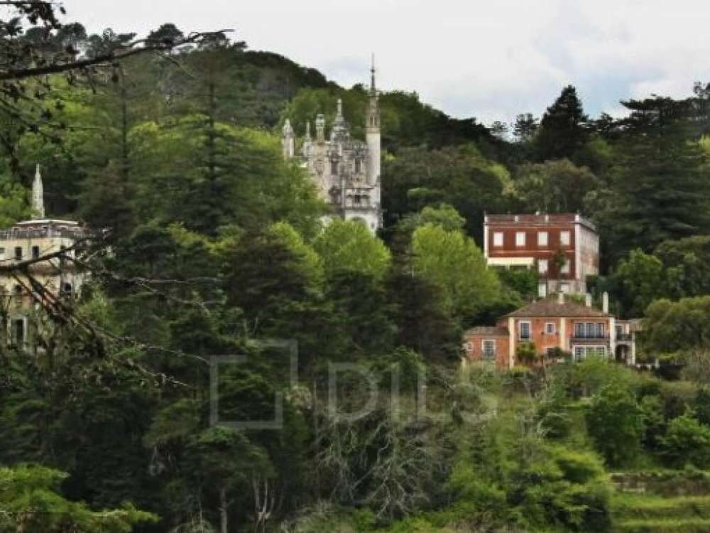 Urban land 3066 m², with centenary ruin and monuments view, in Sintra 3483868519