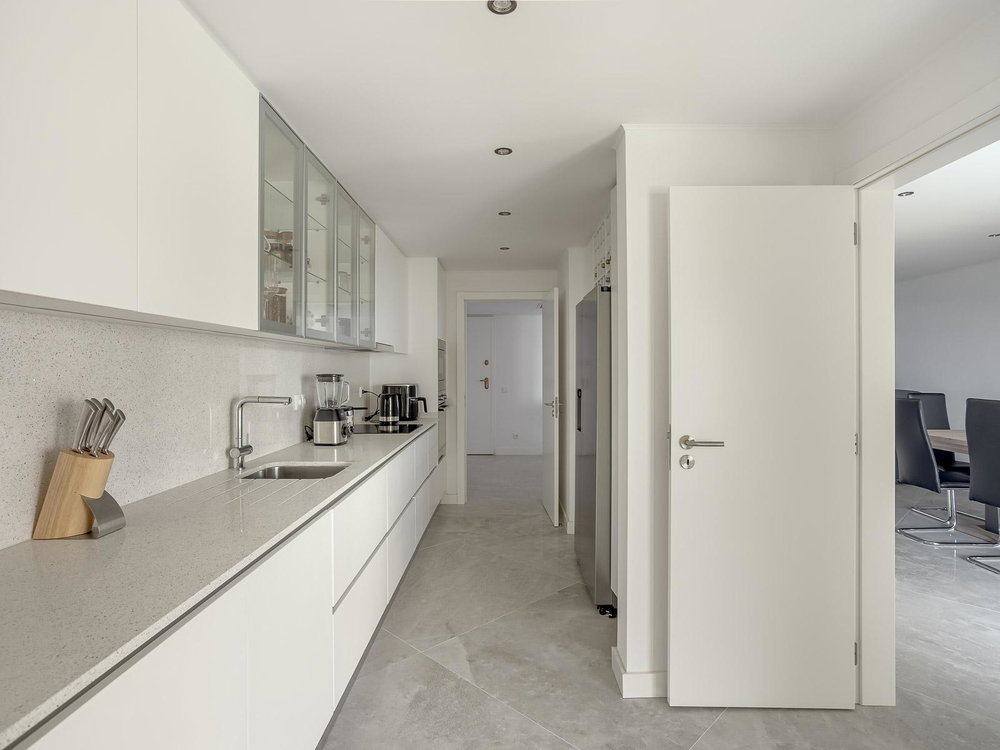 2 bedroom flat in front of the sea, in a private condominium, Cascais 1342403122