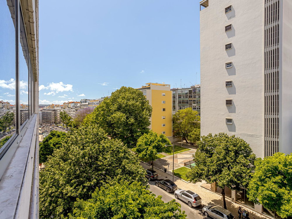 2 bedroom flat with parking and storage room in Estrela 2507213226