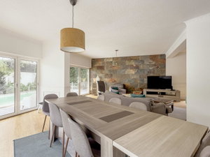 6 bedroom villa with garden and swimming pool next to Carcavelos and Parede beaches 246702933