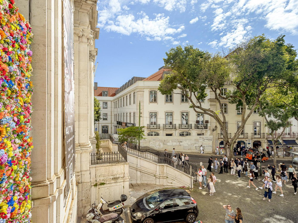 Commercial overstore in Largo de Santo António da Sé in Lisbon 327424792