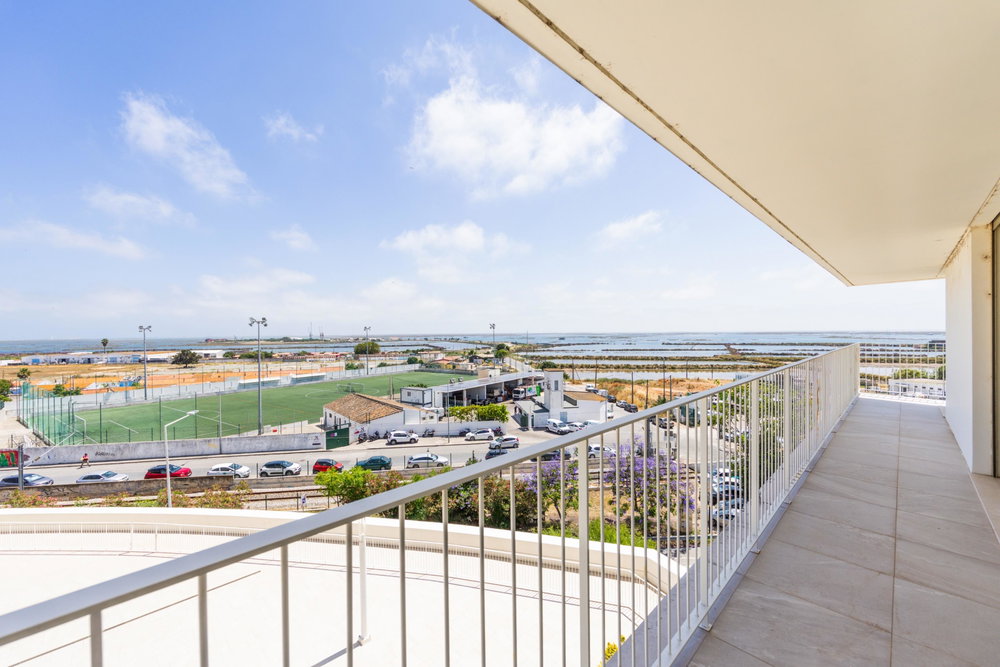3 bedroom flat, with sea view and garage, Faro, Algarve 1668323371