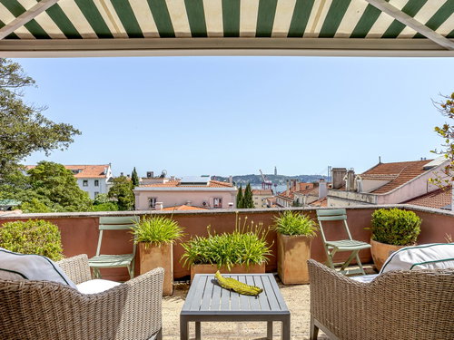 2 bedroom duplex flat in Lisbon, Estrela, with terrace and river view 775195085