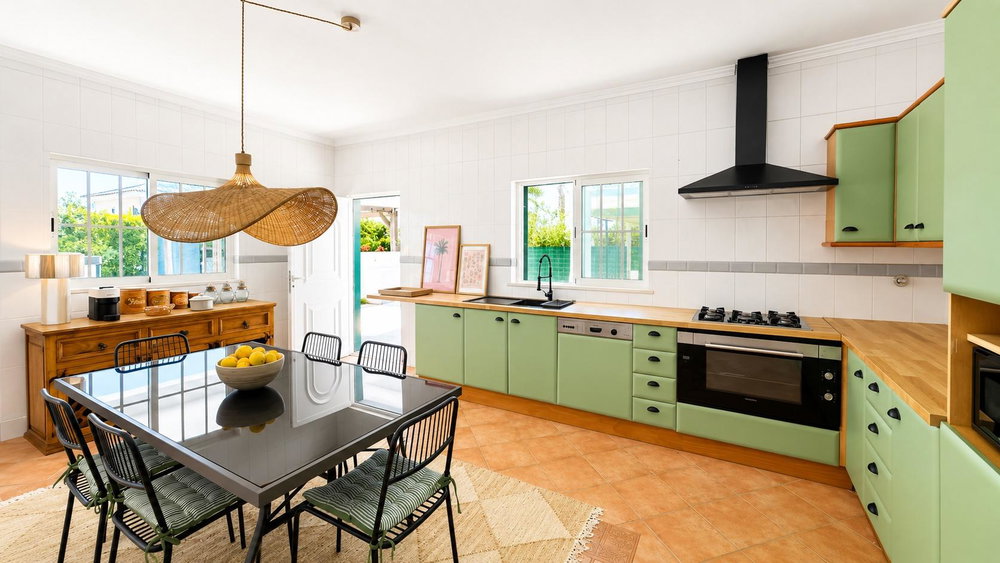 4 bedroom villa, with swimming pool, in Almancil, Algarve 3199554042