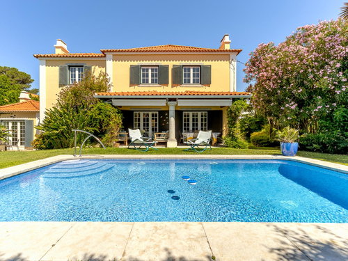 7-Bedroom Villa with Garden and Swimming Pool in the Heart of Cascais 2032422088