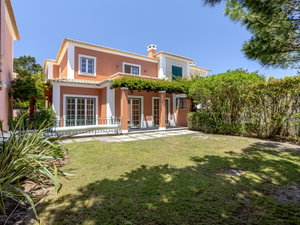 4+1 bedroom villa, inserted in a gated community, in Bicesse, Cascais 1078880631