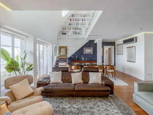 6 bedroom duplex flat with terraces and parking, with front river view. 3402162638
