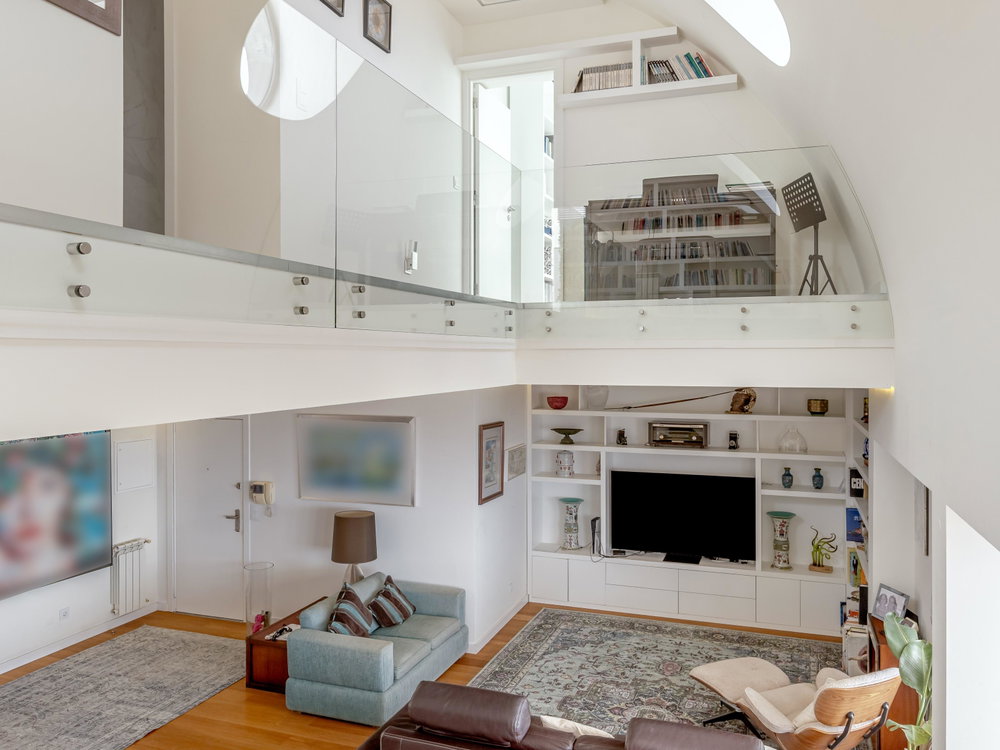 6 bedroom duplex flat with terraces and parking, with front river view. 3402162638