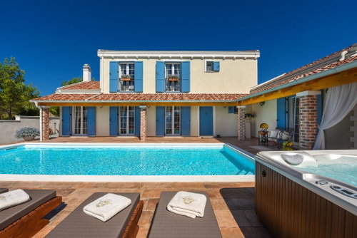 Luxurious Villa With A Tennis Court – Novigrad, Zadar County 2952434732