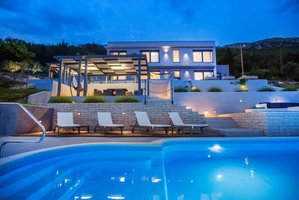 Sea View Hill Villa in Split Suburb 1039204967