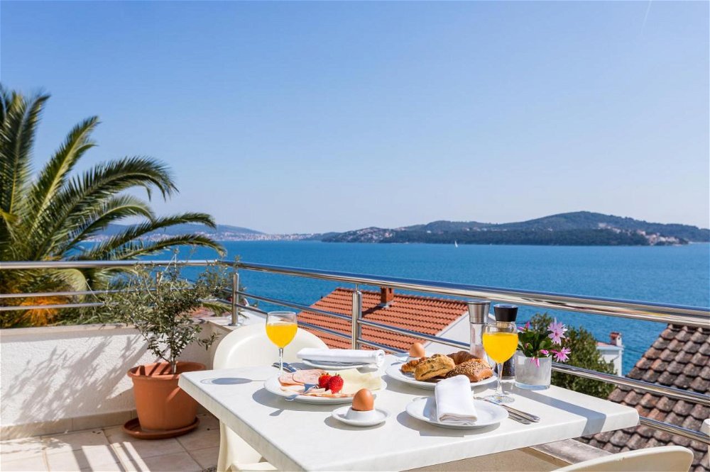 Elegant Sea View Hotel – Trogir 711879330