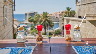 House With a Restaurant – Dubrovnik Old Town View 170711708