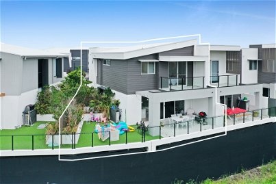 Townhouse For Sale in Robina 2766101788