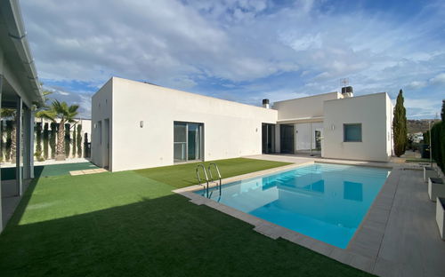 Benijofar · Alicante REF #CSPF-30097 · Villa 266612834