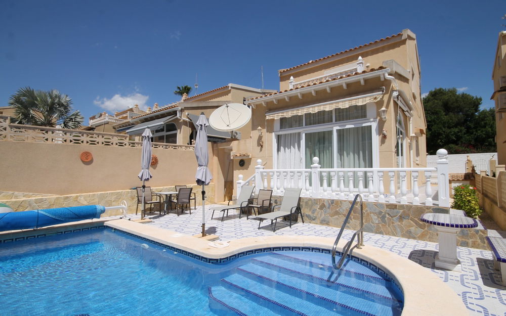 San Miguel De Salinas · Alicante REF #CSPV-94325 · Villa 1362907744