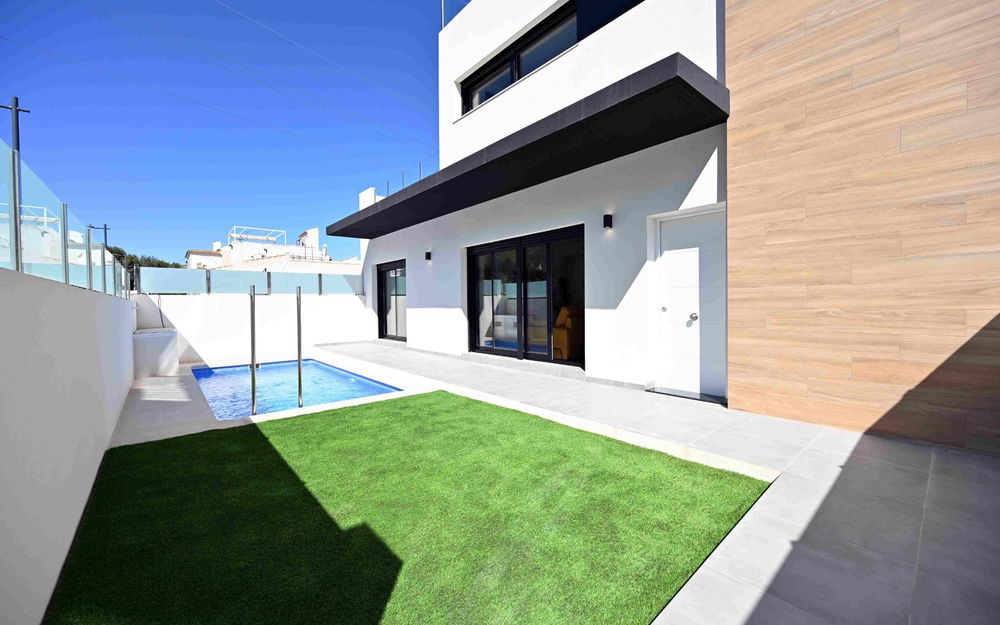 Villamartin · Alicante REF #CSPN-61310 · Townhouse 1611466414