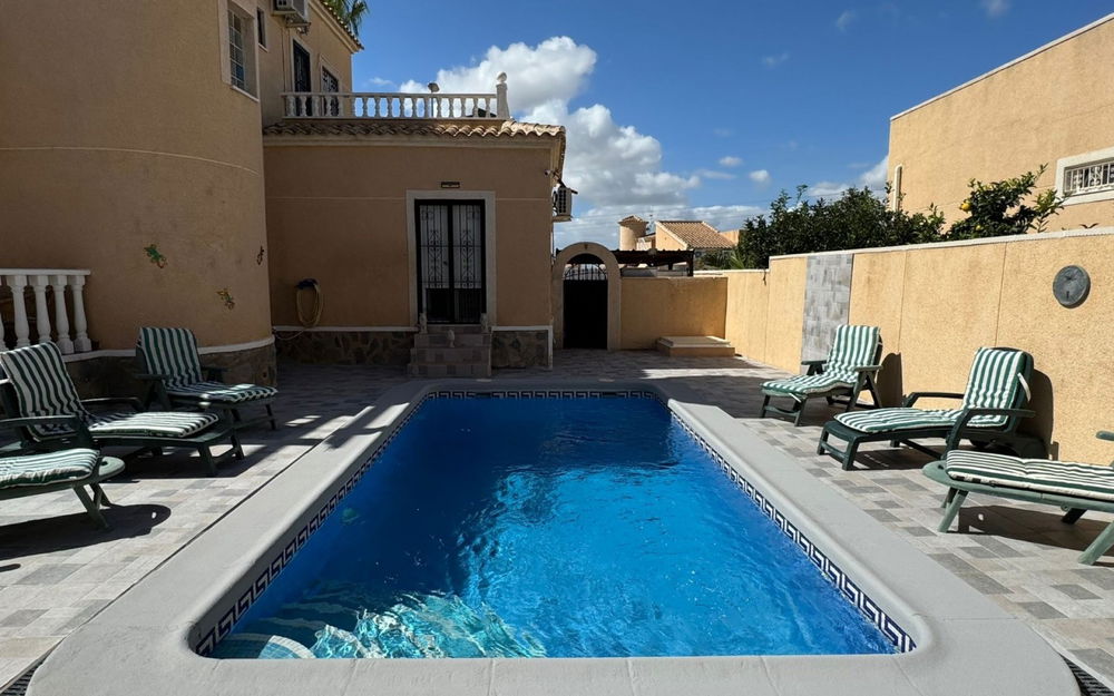 Benijofar · Alicante REF #CSPQ-82733 · Villa 3609377224