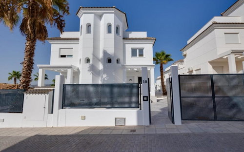 La Marina · Alicante REF #CSPN-56876 · Villa 620892837