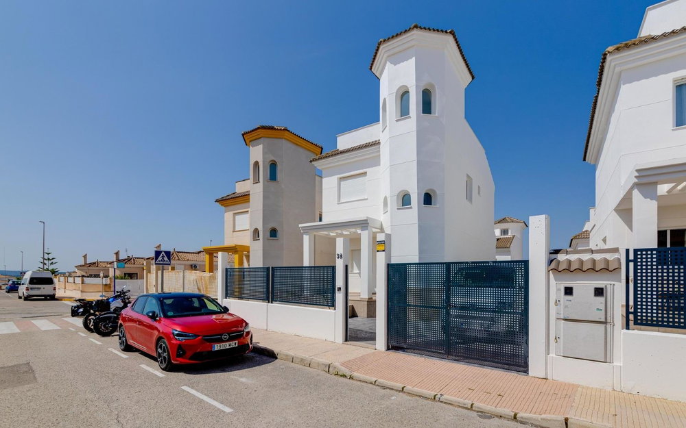 La Marina · Alicante REF #CSPN-56876 · Villa 620892837
