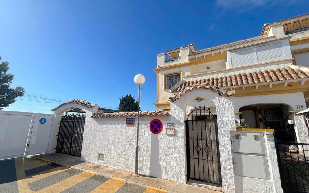 Torrevieja · Alicante REF #CSPK-35182 · Townhouse 3082583608