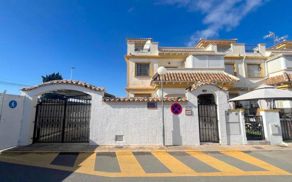 Torrevieja · Alicante REF #CSPK-35182 · Townhouse 3082583608