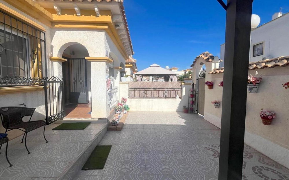 Torrevieja · Alicante REF #CSPK-35182 · Townhouse 3082583608