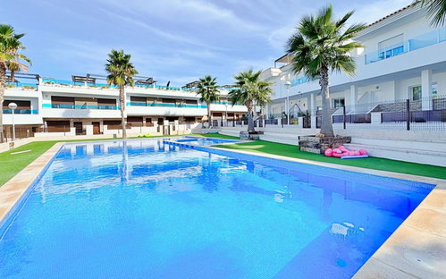 Torrevieja · Alicante REF #CSPY-76477 · Townhouse 1441758831