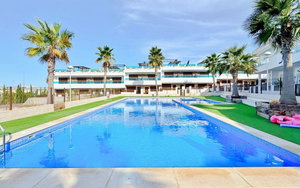 Torrevieja · Alicante REF #CSPY-76477 · Townhouse 1441758831