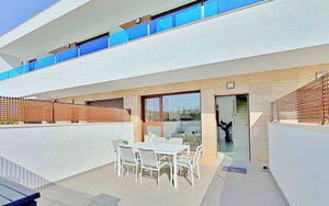 Torrevieja · Alicante REF #CSPY-76477 · Townhouse 1441758831