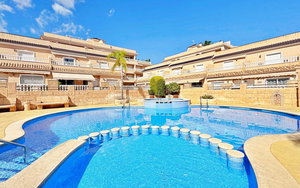 Villamartin · Alicante REF #CSPY-77945 · Townhouse 2151763007