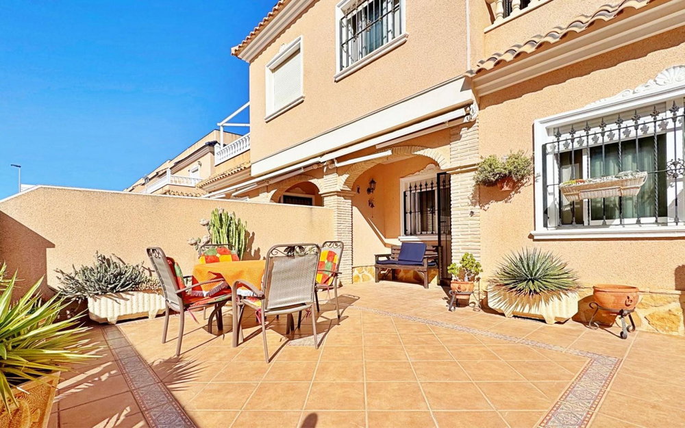 Villamartin · Alicante REF #CSPY-77945 · Townhouse 2151763007