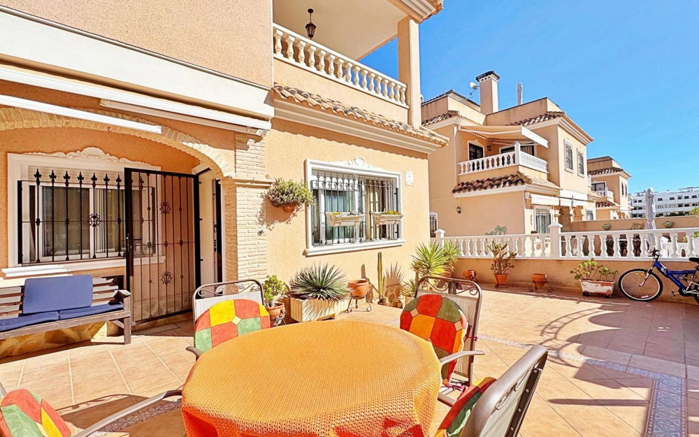 Villamartin · Alicante REF #CSPY-77945 · Townhouse 2151763007