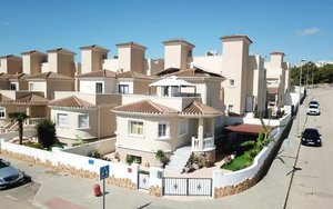 San Miguel De Salinas · Alicante REF #CSPX-13371 · Villa 661107690