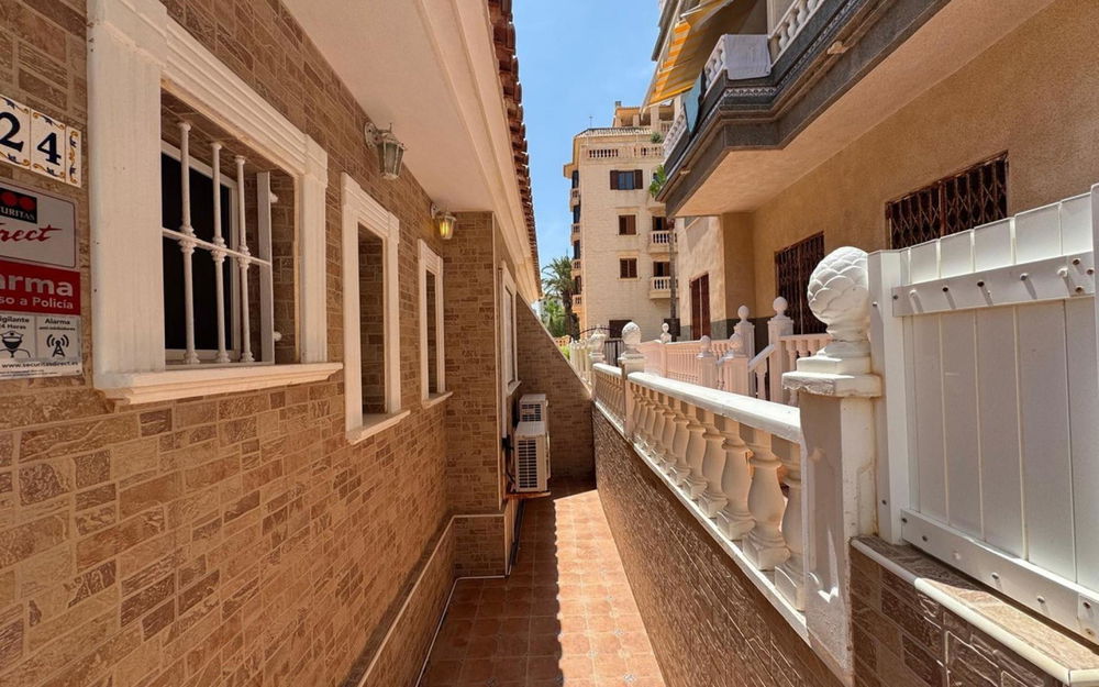 Guardamar Del Segura · Alicante REF #CSPX-92451 · Villa 852321154